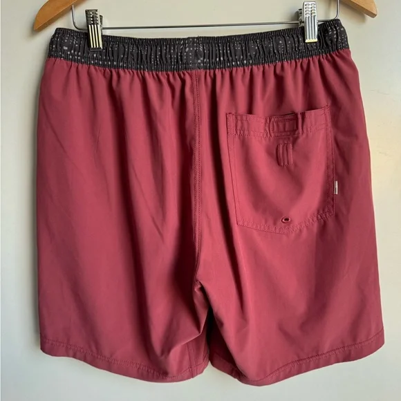 Vuori Men's Kore Shorts Men Medium 7" Inseam - Picture 7 of 10